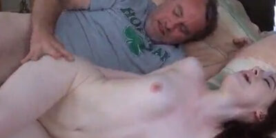 PORN H PORN HUB ฝรั่งแก่แหย่หีสาว รูหีแน่น ๆ เม็ดแตดใหญ่ ๆ ใส่ท่าเด็ด XXX18+ ฟรี