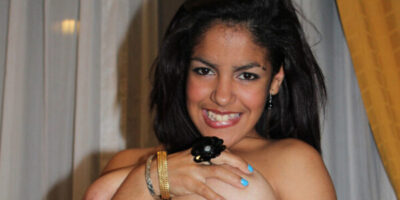 รูปหอยใหญ่ รูป XXX สาวอวดแคมหีใหญ่ XXXหีชมพูเนียนไร้ขน โหนกหีเนียน ดูฟรี