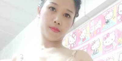 สาวน่ารักแหกหีโชว์กล้อง  รูปภาพโป้ สาวรุ่นใหญ่โชว์กลีบหีบาน รูปหีไม่มีขน หีสาวใหญ่ หอยสาว