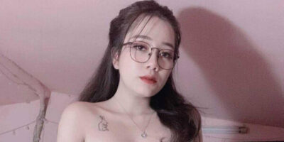 ภาพโป๊ รูป XXX สาวแว่นหน้าคมอวดหีชมพู รูปสาวโป๊ หี สาวใหญ่โชว์ ไทยxxx18+