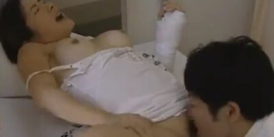 หนังโป๊ไทยออนไลน์ PORN ไทย จับแม่ที่ติดเตียงเลียหี ขยี้เม็ดแตดใหญ่ XXX18+