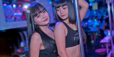 PORN ไทย โคโยตี้โชว์สี้ฝรั่ง ขายหีริมทาง